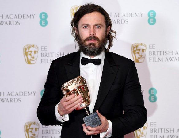 epa05789268 US actor Casey Affleck poses in the press room after winning the Best Actor award for his role in the film 'Manchester by the Sea' during the 2017 EE British Academy Film Awards at The Royal Albert Hall in London, Britain, 12 February 2017. The ceremony is hosted by the British Academy of Film and Television Arts (BAFTA).  EPA/ANDY RAIN