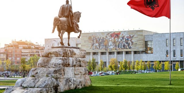 POLITIKI_albania_tirana