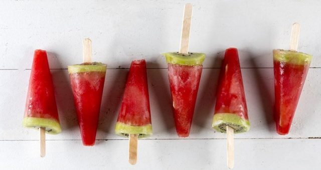 POPSICLES ΜΕ ΚΑΡΠΟΥΖΙ ΚΑΙ ΑΚΤΙΝΙΔΙΟ