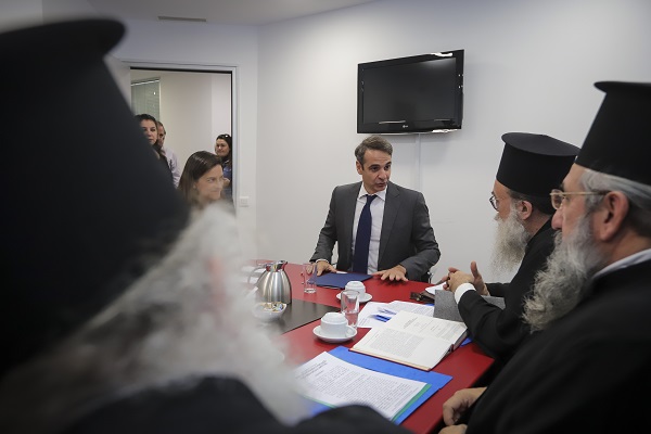 Ο Πρόεδρος της Νέας Δημοκρατίας, με εκπροσώπους της Ιεράς Συνόδου της Εκκλησίας της Κρήτης  