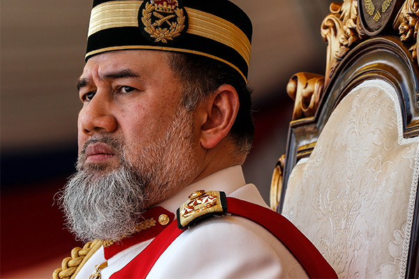 Παραιτήθηκε αιφνιδίως ο βασιλιάς της Μαλαισίας