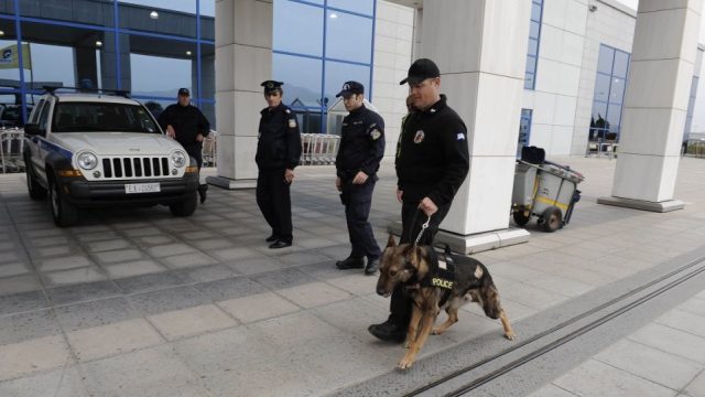 Ελευθέριος Βενιζέλος Χειροπέδες σε 27χρονο που είχε καταπιεί κοκαΐνη