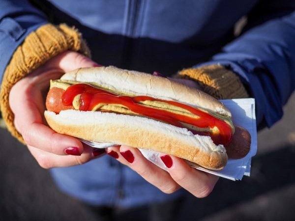 Γιατί τα λογότυπα των fast food είναι πάντα κόκκινα