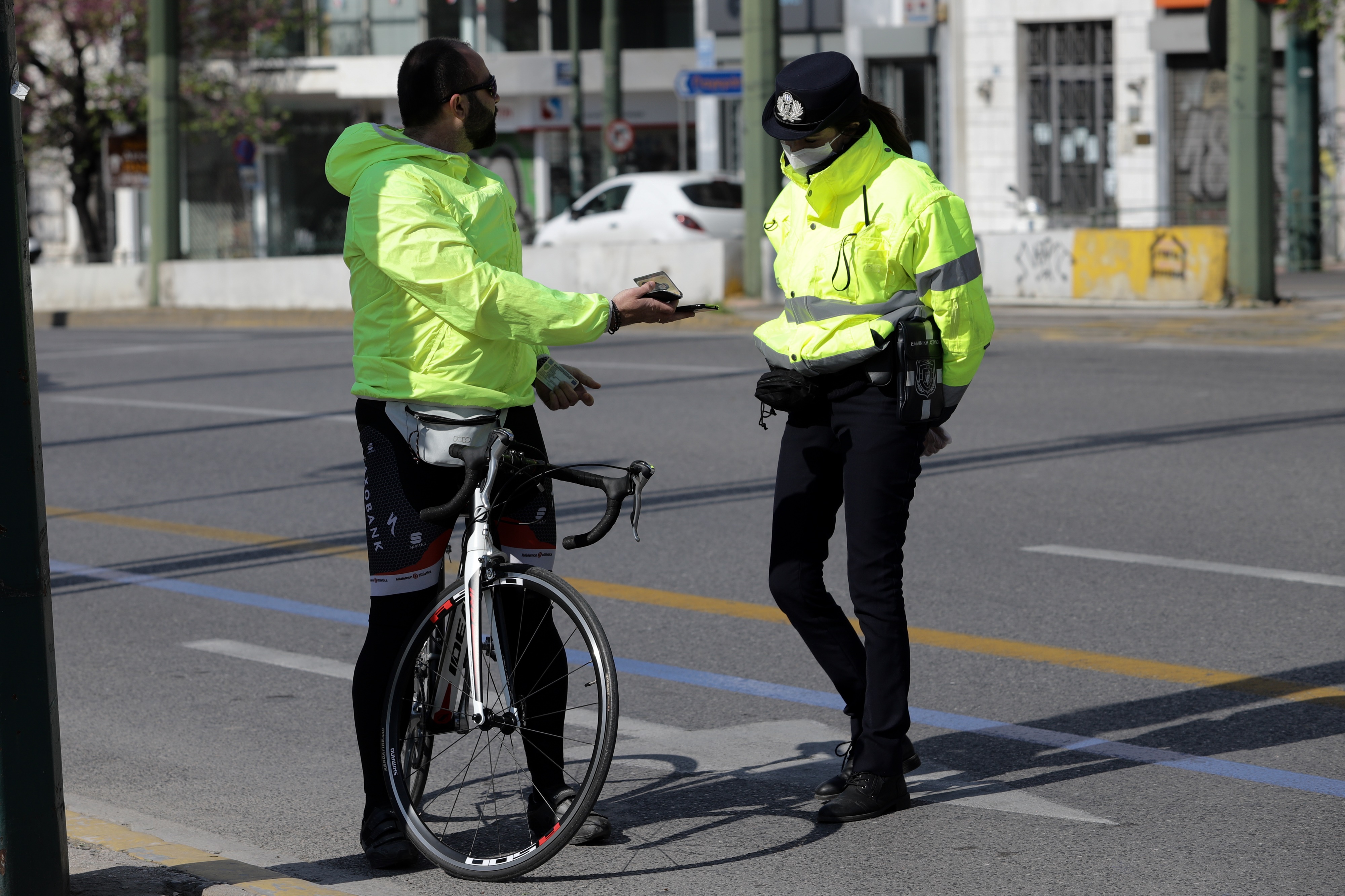 Έλεγχοι ΕΛΑΣ απαγόρευση κυκλοφορίας