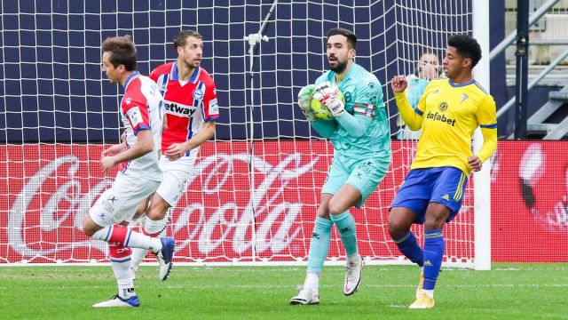 cadiz won 3-1 against levante