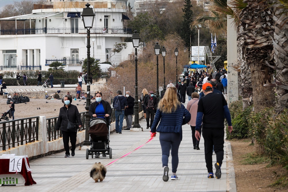 Κόσμος στον Φλοίσβο τα Θεοφάνεια 