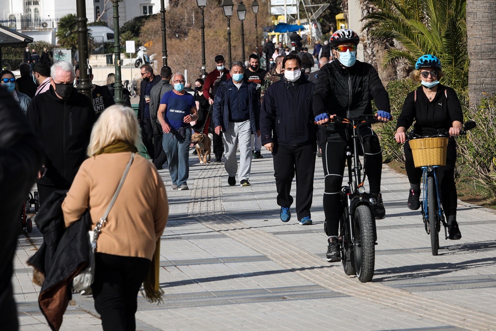 Κόσμος στον Φλοίσβο τα Θεοφάνεια 