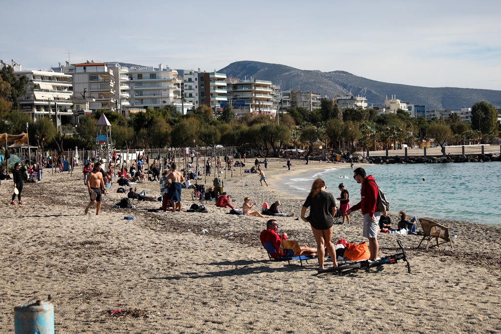 Κόσμος στον Φλοίσβο τα Θεοφάνεια 