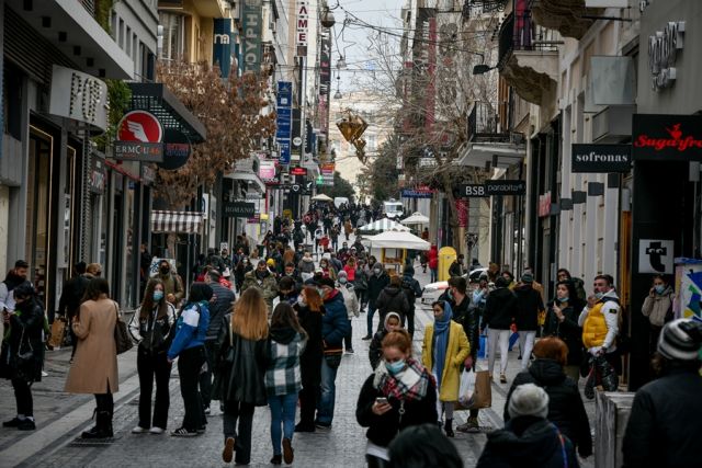 Κόσμος στην Ερμού