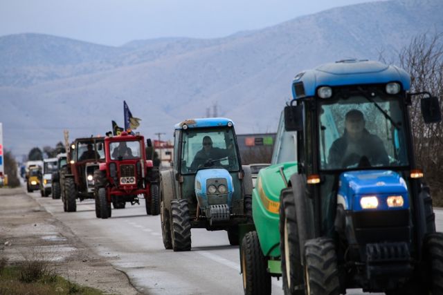 Τρακτέρ στους δρόμους