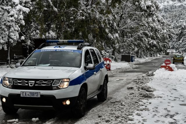 Περιπολικό στα χιόνια