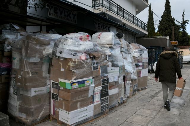 δεματα στο δρομο