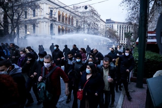 Επεισόδια στην πορεία για τον Κουφοντίνα 