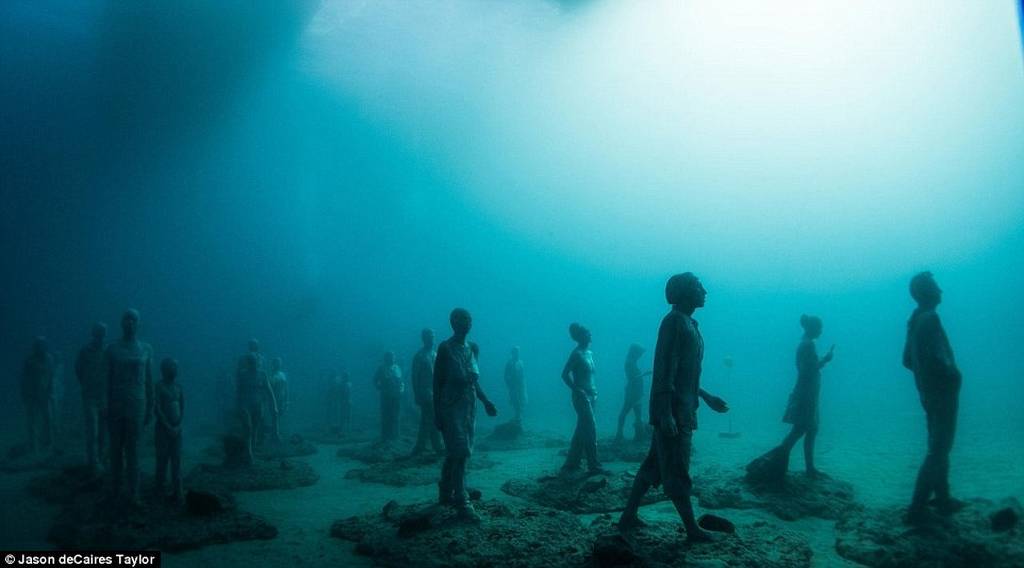 Tο πρώτο υποβρύχιο μουσείο γλυπτών στην Ευρώπη- Συγκλονιστικές φωτογραφίες