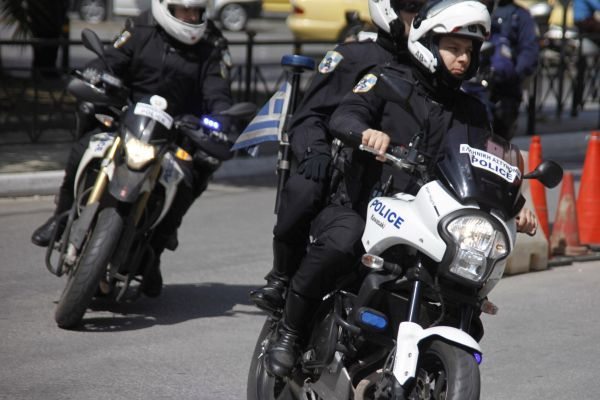 Την ομάδα «Όμικρον» με δικυκλιστές αστυνομικούς ενεργοποιεί η ΕΛ.ΑΣ μετά την επίθεση κατά των ΜΑΤ