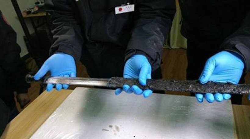 Βρήκαν σπαθί 2.300 ετών, κοφτερό σαν καινούριο (photo- video)