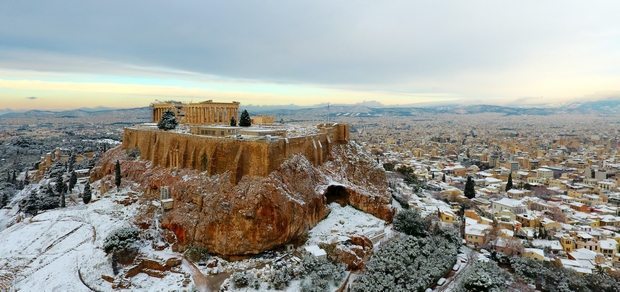 Ολόλευκα καρέ από την χιονισμένη Αθήνα! (photos)