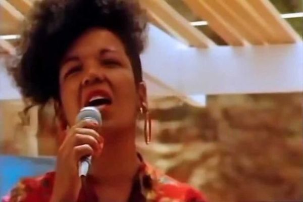 Βραζιλία: Βρέθηκε νεκρή η τραγουδίστρια του θρυλικού “Lambada” (Video)