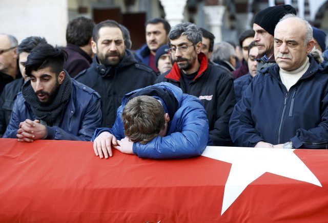 Relatives react at the funeral of Ayhan Arik, a victim of an attack by a gunman at Reina nightclub, in Istanbul, Turkey, January 1, 2017.    REUTERS/Osman Orsal