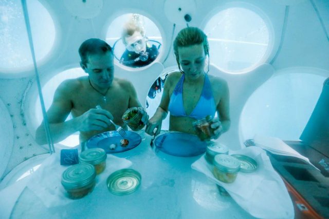 2017-01-31T121516Z_1720838933_RC15D0440F20_RTRMADP_3_BELGIUM-FOOD-UNDERWATER-RESTAURANT