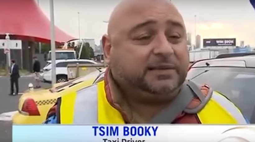 Ομογενής ταξιτζής συστήνεται ως «Tsim Booky» σε Αυστραλό δημοσιογράφο on camera! (video)