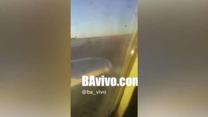 Στιγμές τρόμου στην πτήση: Άνοιξε η πόρτα του αεροπλάνου στην απογείωση! (video)