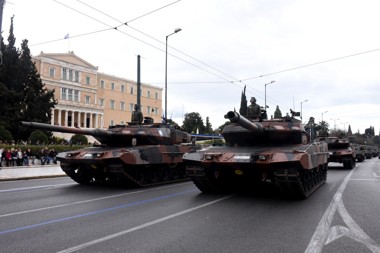 Αθάνατη Ελλάδα! Δείτε LIVE την μεγάλη στρατιωτική παρέλαση για την επέτειο της 25ης Μαρτίου
