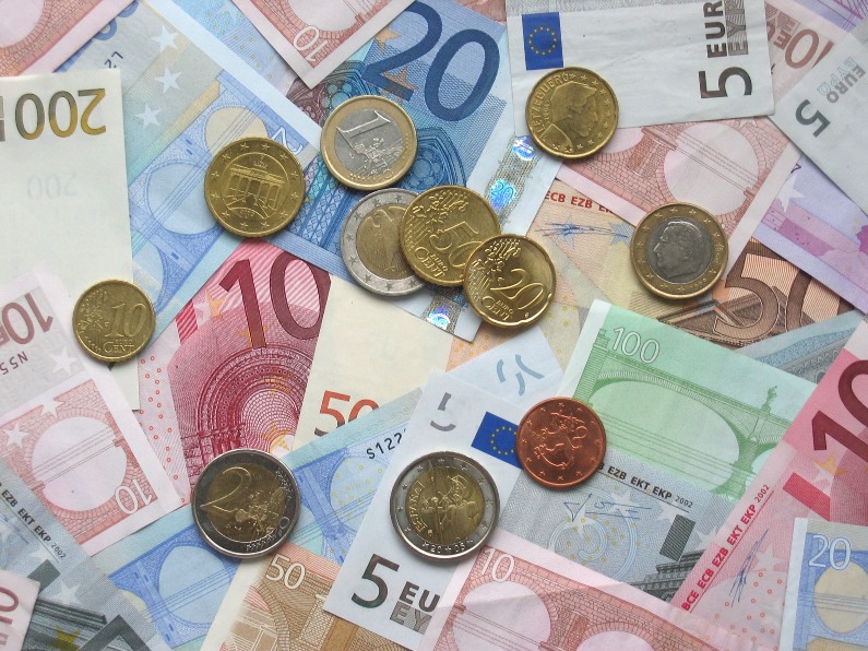 Αυτόματες παρακρατήσεις της εφορίας για ποσά άνω των 30 ευρώ!