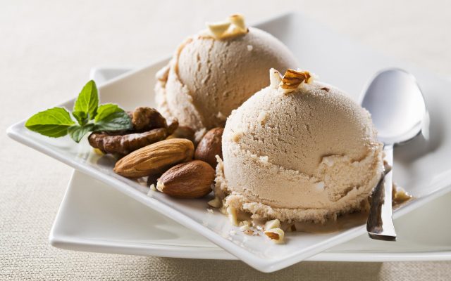 Chocolate-Ice-Cream-With-Nuts-HD-Wallpapers