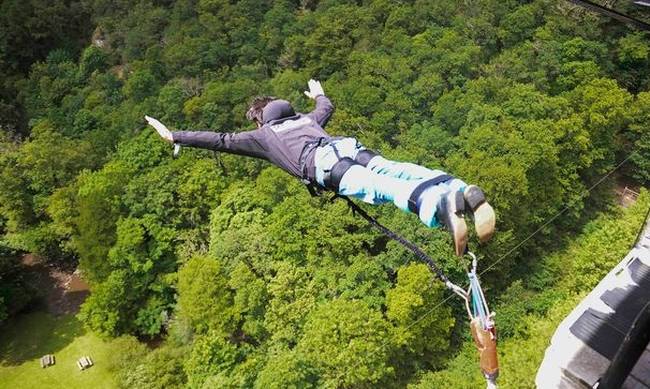 Τραγικός θάνατος για 17χρονη σε bungee jumping: Δεν άκουσε καλά τον εκπαιδευτή! (vid)
