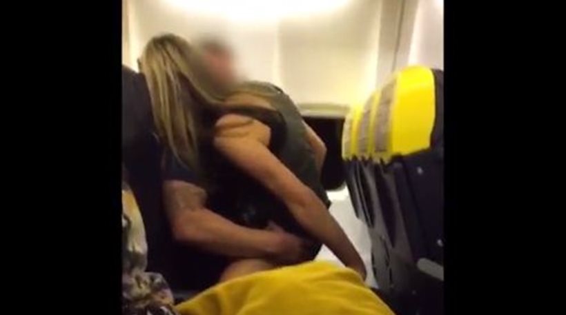 Εξοργιστικό: Αποκαλύφθηκε η ταυτότητα του άντρα που έκανε σεξ στο αεροπλάνο μπροστά σε όλους (vid)
