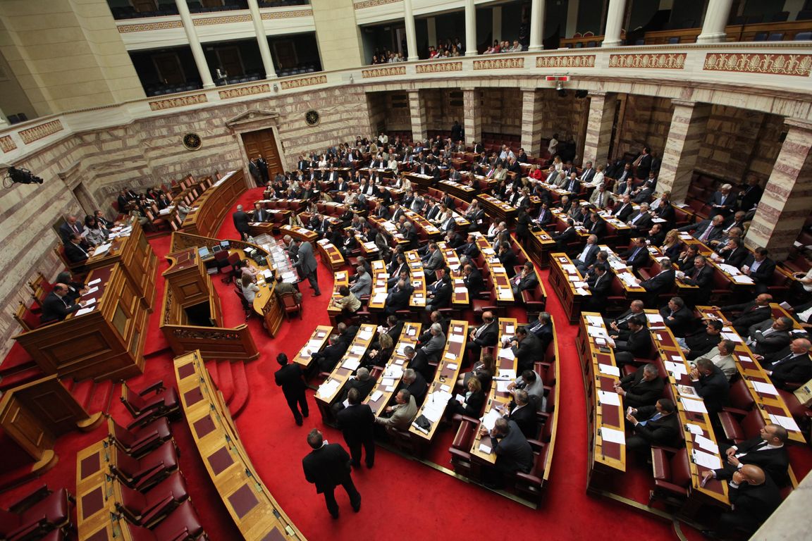 Βουλευτές του ΣΥΡΙΖΑ ψήφισαν τα μέτρα και τώρα ζητούν προστασία από τις κατασχέσεις!