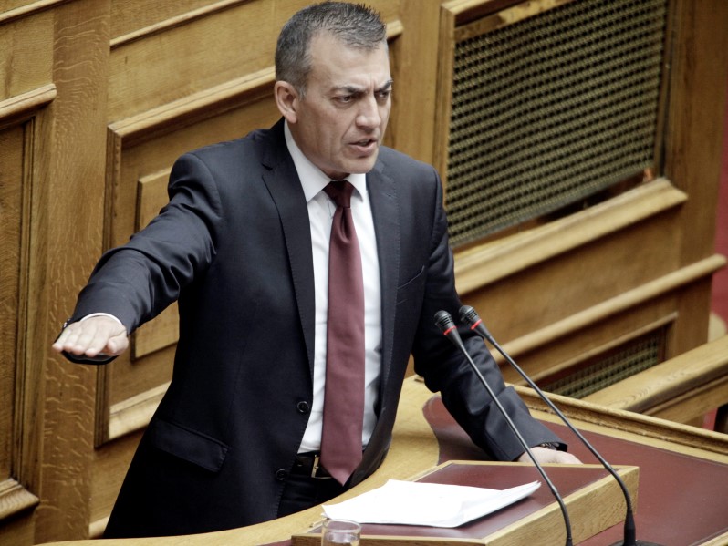Κόντρα ΝΔ-ΣΥΡΙΖΑ για μισθούς, ανεργία και συντάξεις