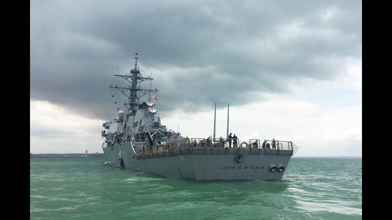 ΗΠΑ:Νεκροί εντοπίστηκαν αγνοούμενοι ναύτες μετά τη σύγκρουση αντιτορπιλικού με δεξαμενόπλοιο