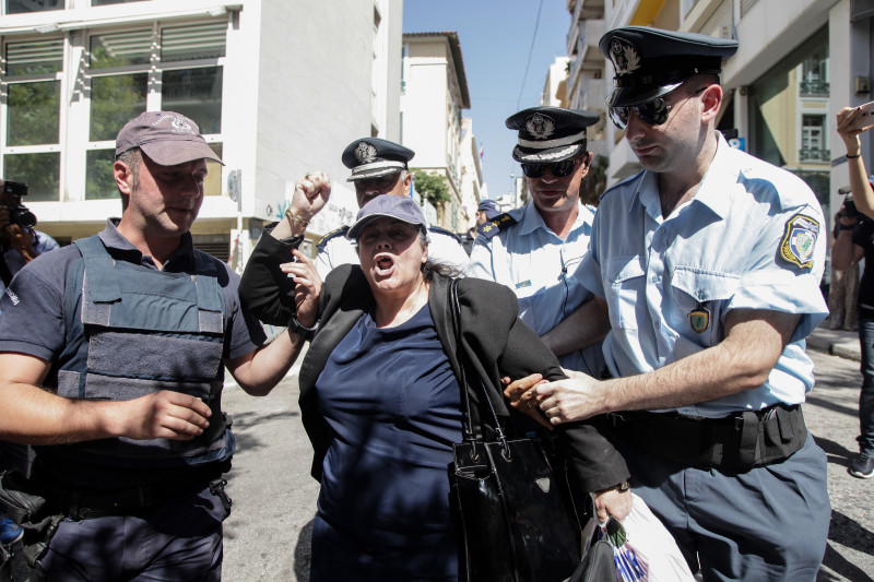 Όχι που θα έλειπε η αγαπημένη μας… κ. Λουκά! (pics-vid)