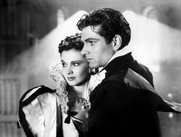 002-vivien-leigh-and-laurence-oliver-theredlist