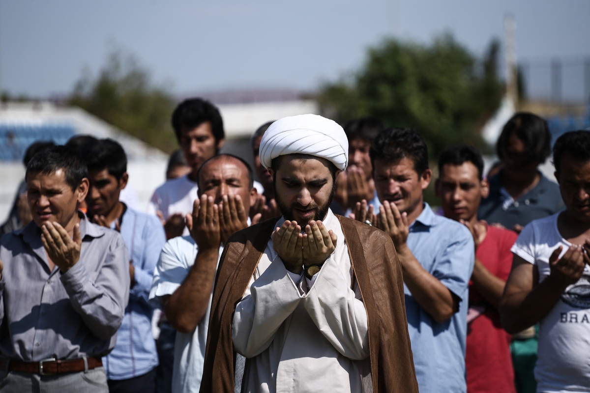 Ραγδαία η εξάπλωση του Ισλάμ: Περισσότεροι από τους χριστιανούς θα γίνουν οι μουσουλμάνοι