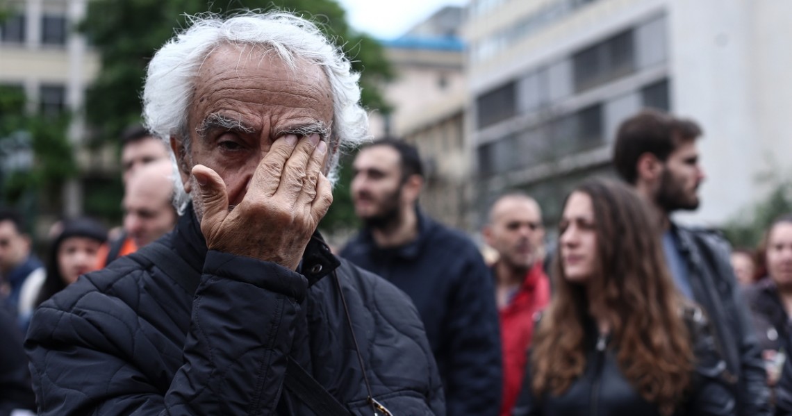 Τι θα ισχύει για τις συντάξεις χηρείας μετά τις αλλαγές στον νόμο Κατρούγκαλου