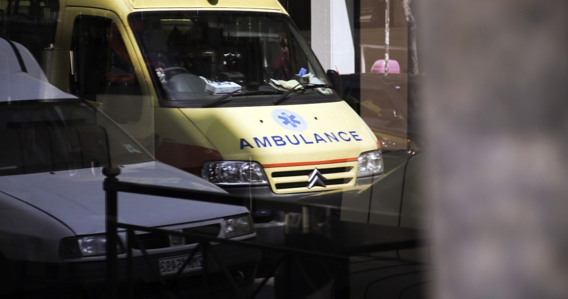 Τραγικό δυστύχημα: Γυναίκα παρασύρθηκε από δύο οχήματα