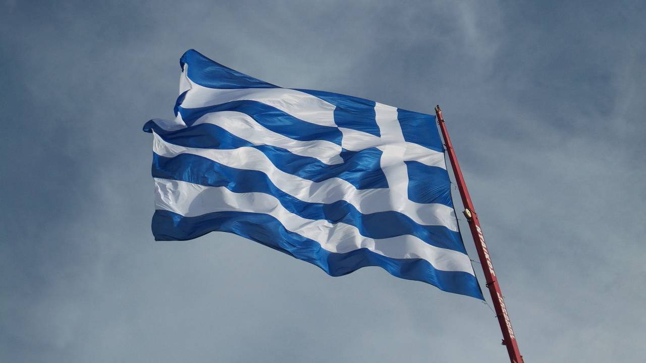 Καθολική επιστροφή της Ελλάδας στις αγορές δείχνουν οι θετικές εκτιμήσεις των οίκων