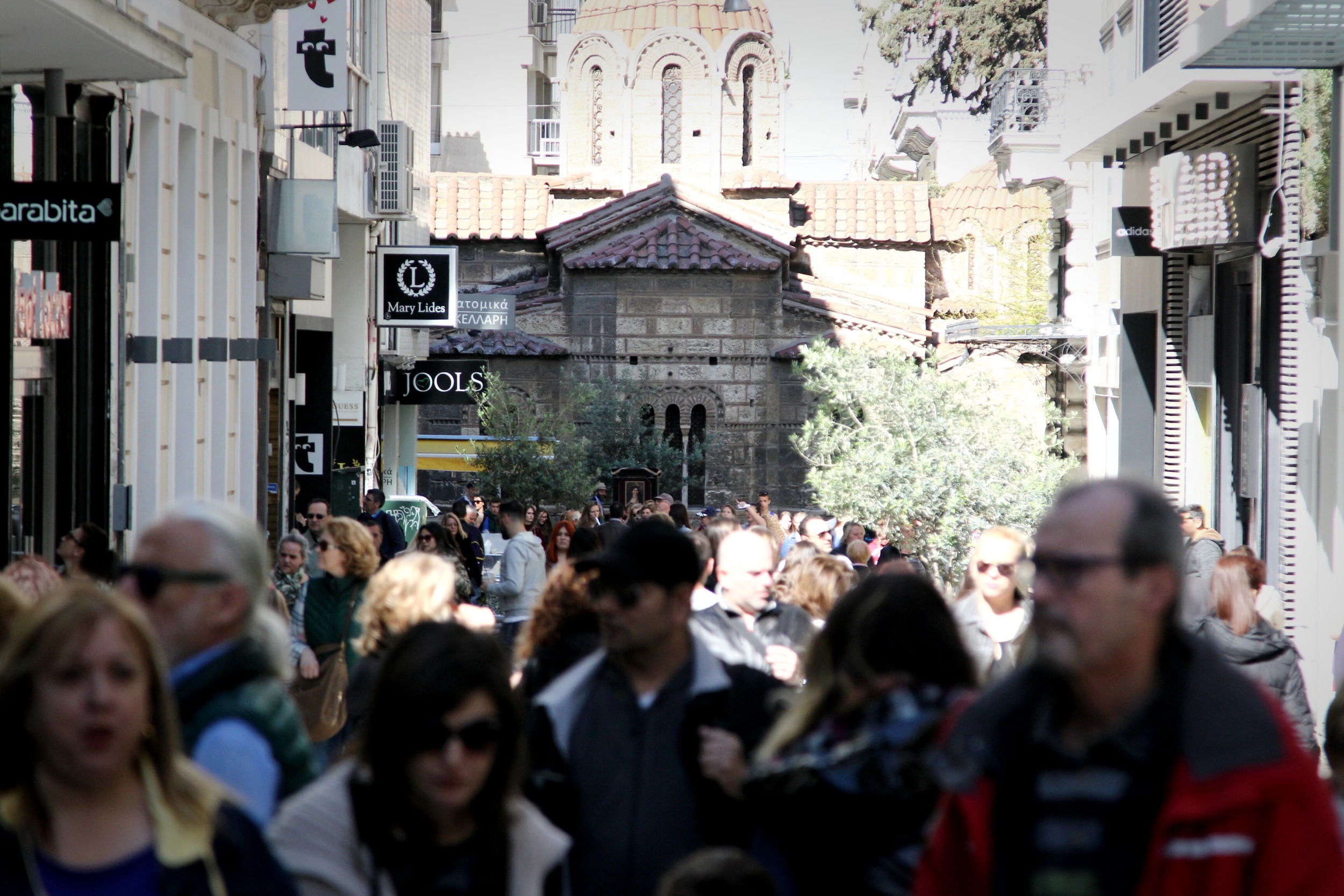 Ξεκινάει το εορταστικό ωράριο από την Πέμπτη