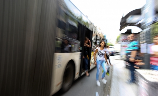 Απίστευτης αγριότητας καταστροφή σε δημοτικά λεωφορεία