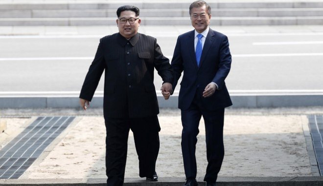 Ιστορική ημέρα για Βόρεια και Νότια Κορέα (pics + vid)