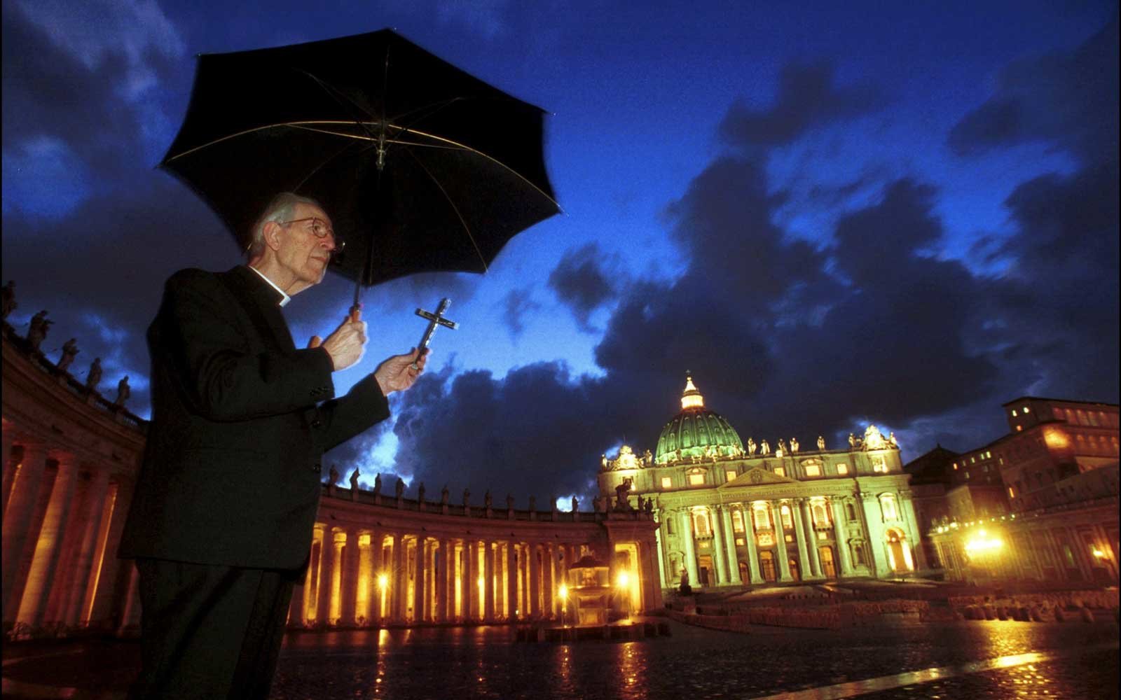 Το Βατικανό κάνει μαθήματα εξορκισμών για να σώσει τον κόσμο