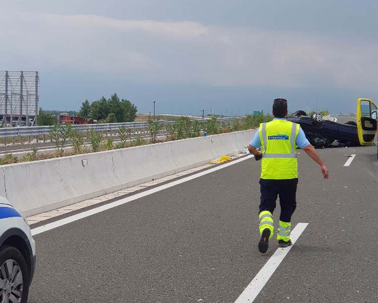 Ένα ακόμα τροχαίο – Αυτοκίνητο τούμπαρε (pics)