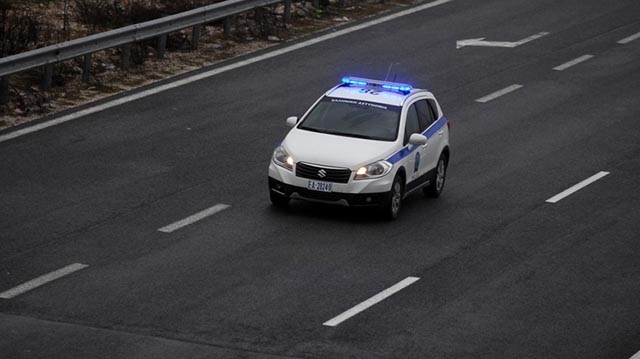 30χρονη μετέφερε βαλίτσες γεμάτες ναρκωτικά