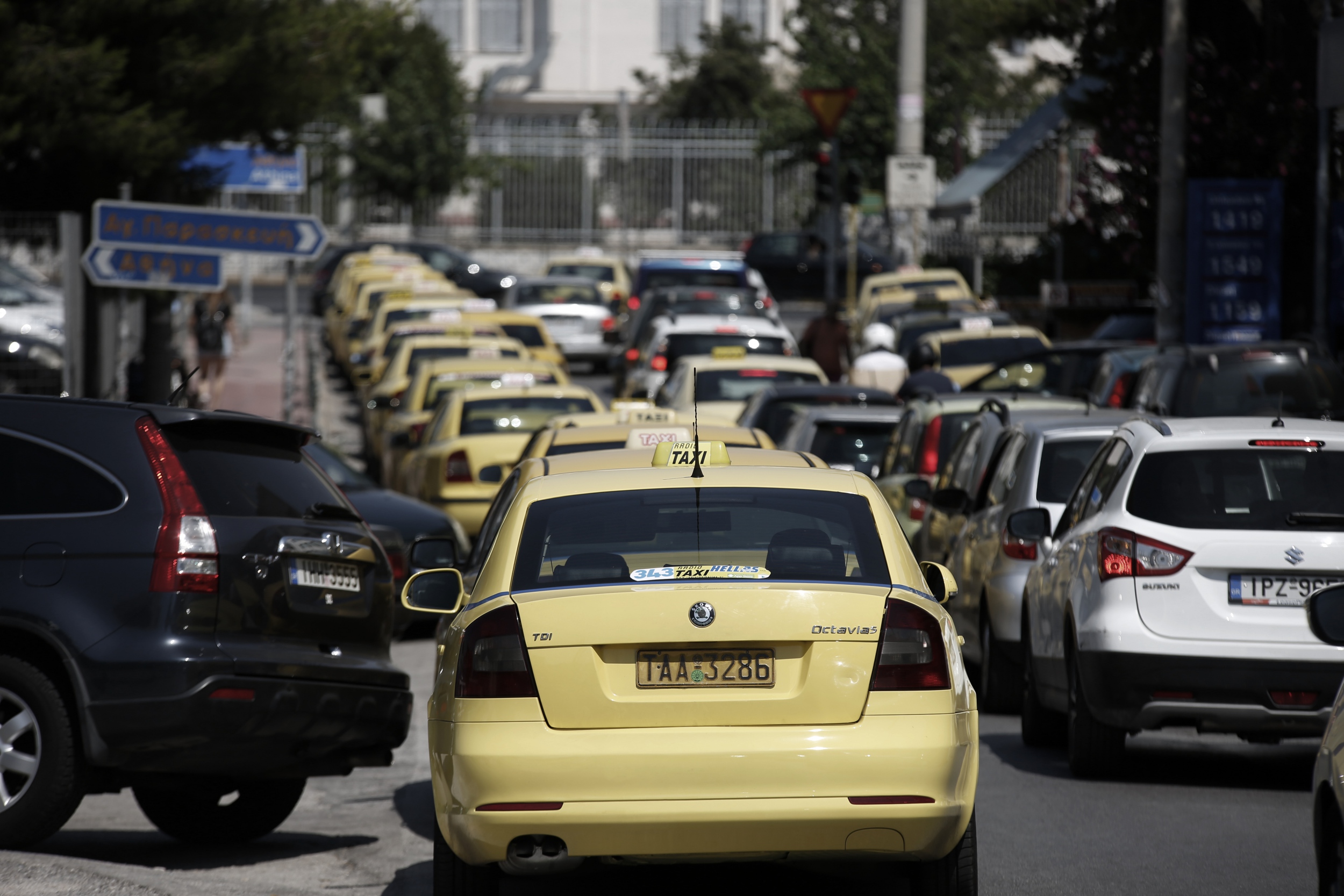 Απεργία: Δείτε LIVE την κίνηση στους δρόμους