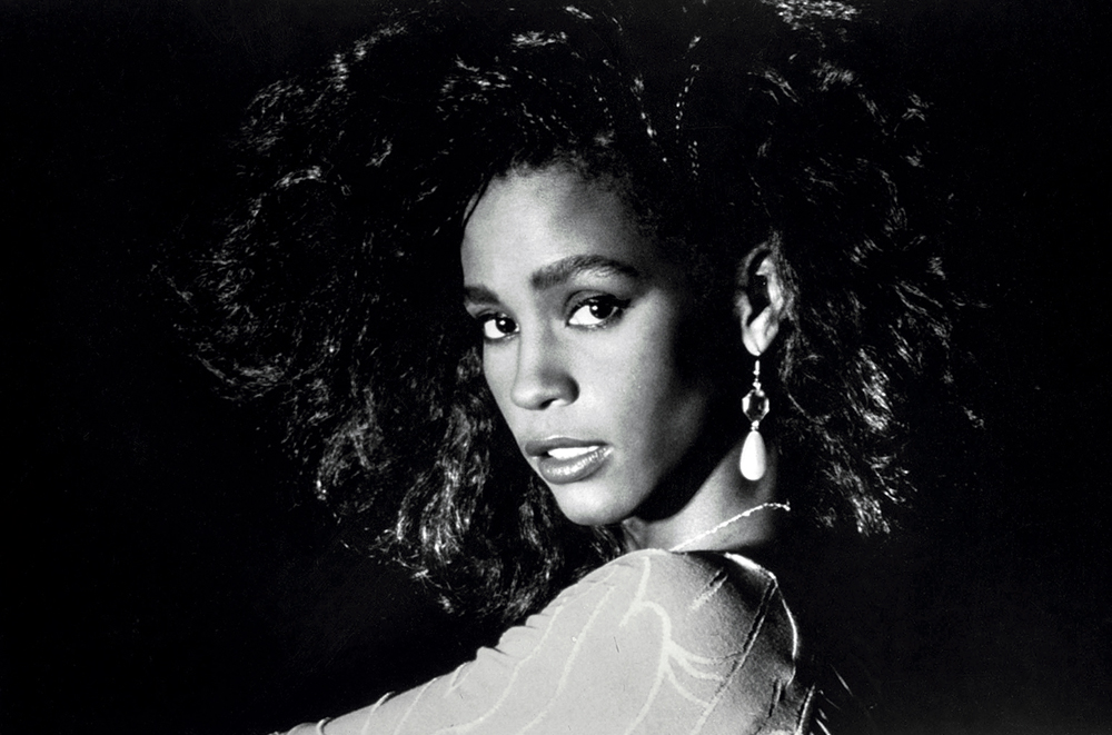 Η σεξουαλική κακοποίηση της Whitney Houston στα 7 της (pics)