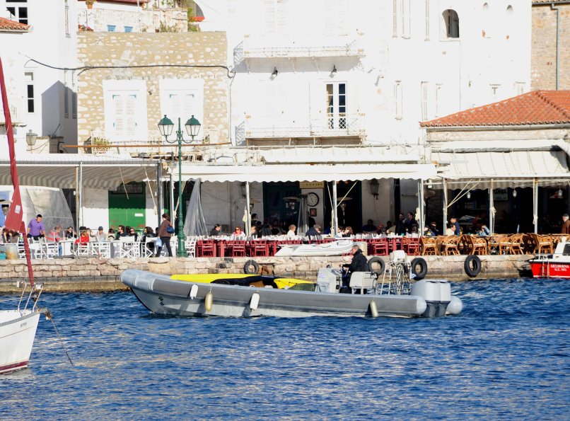 Την κήρυξη του Δήμου Ύδρας σε κατάσταση εκτάκτου ανάγκης ζητά η Περιφέρεια Αττικής