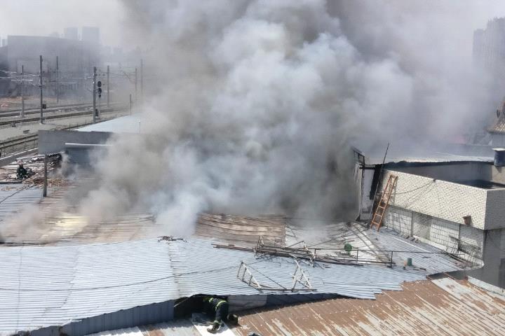 Τραγωδία στην Κίνα: Ξέσπασε πυρκαγιά σε ξενοδοχείο